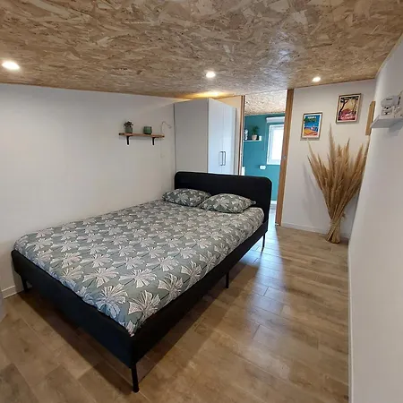 Le De L'ayguade - A 100 M * Ιέρ